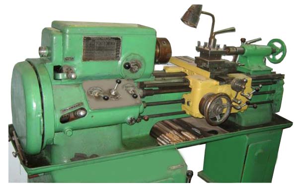 Фото універсального токарно-гвинторізного верстата моделі 1Е61М